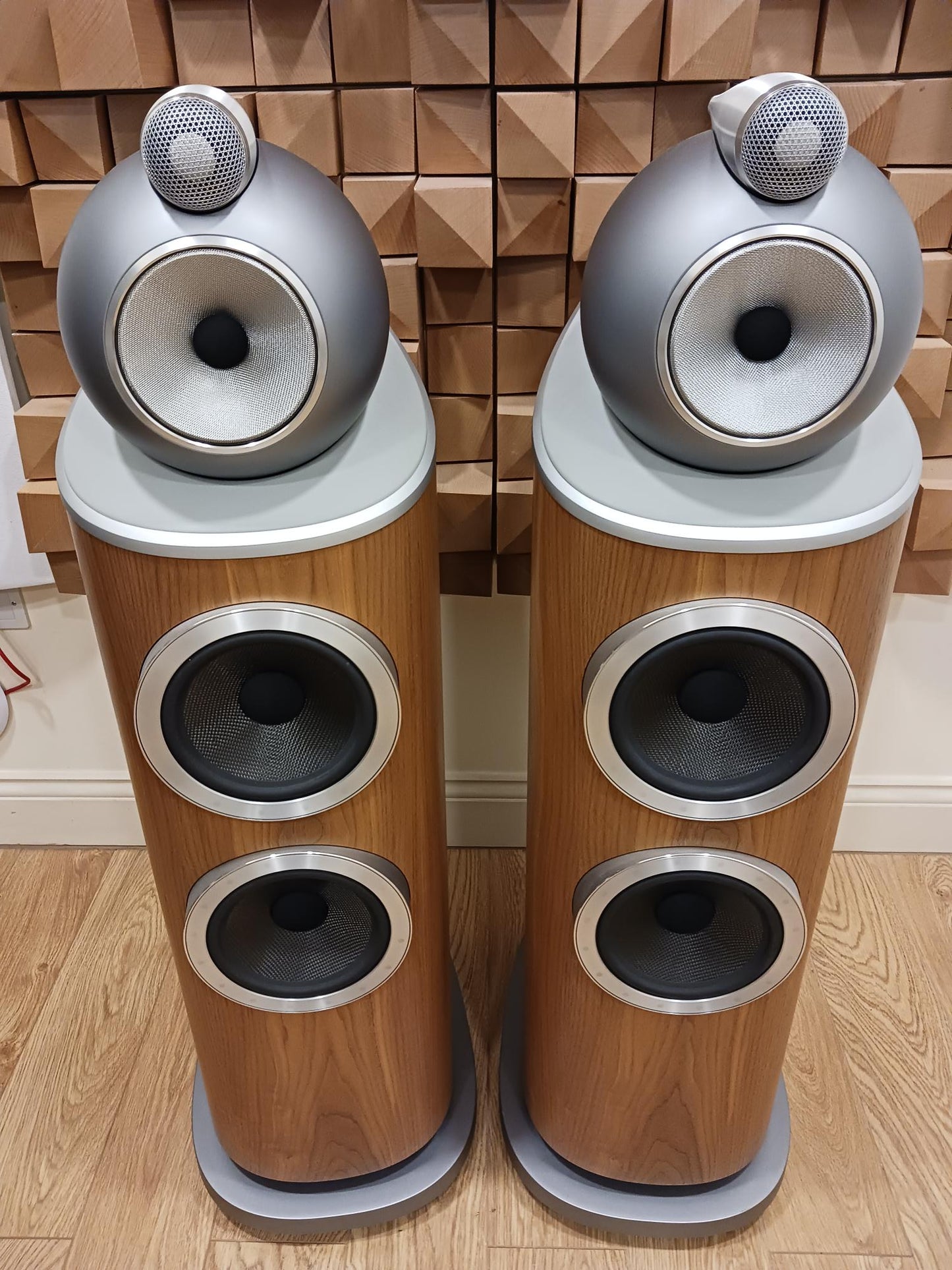 Bowers & Wilkins 803 D4 Floorstanding Speaker - Ex-Demo