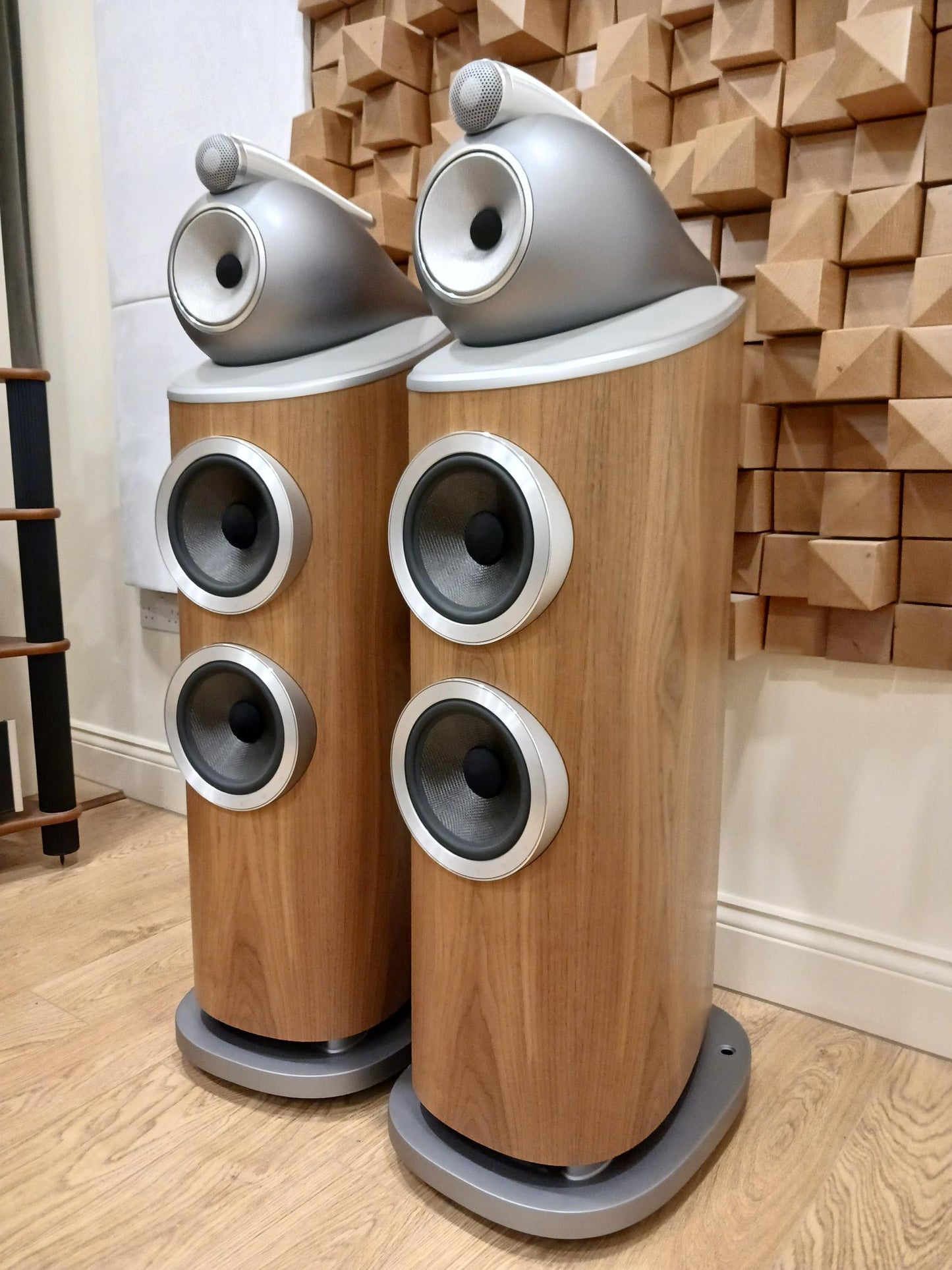 Bowers & Wilkins 803 D4 Floorstanding Speaker - Ex-Demo