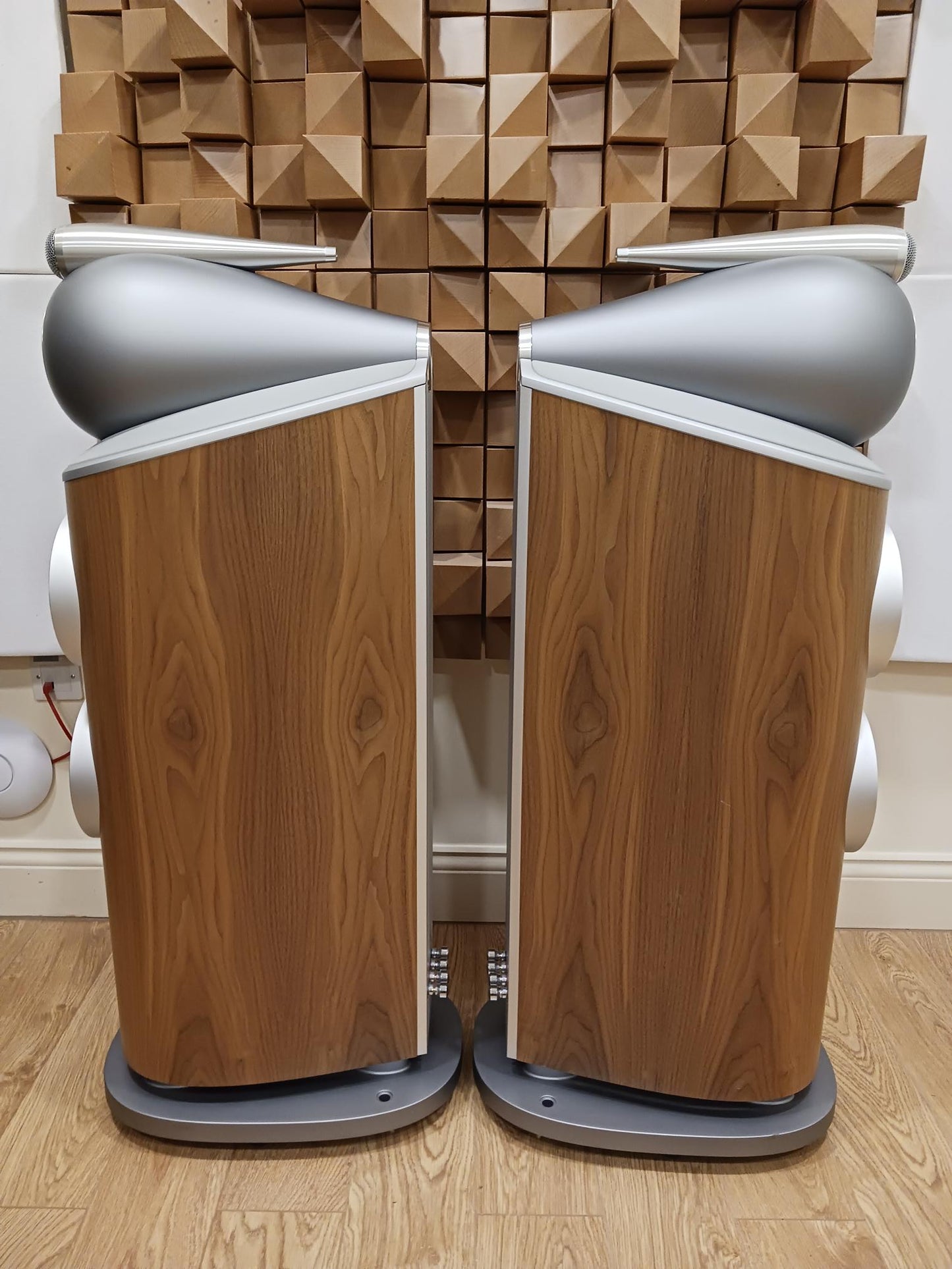 Bowers & Wilkins 803 D4 Floorstanding Speaker - Ex-Demo