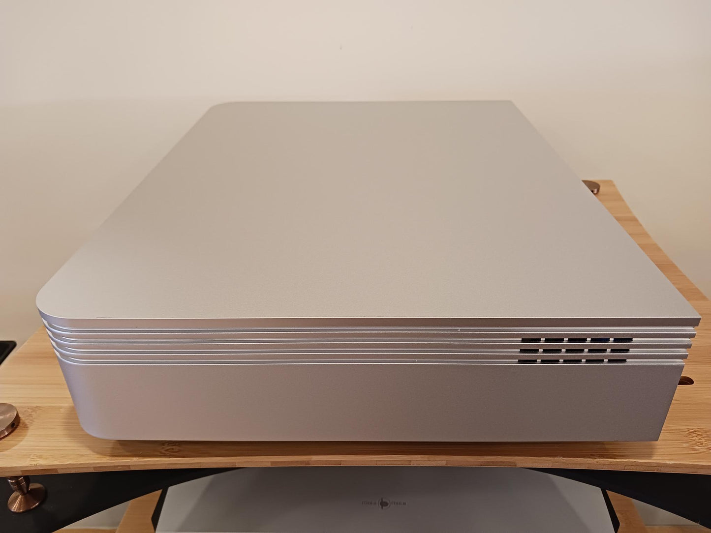 IsoTek V5 Aquarius Mains Conditioner - Ex-Demo