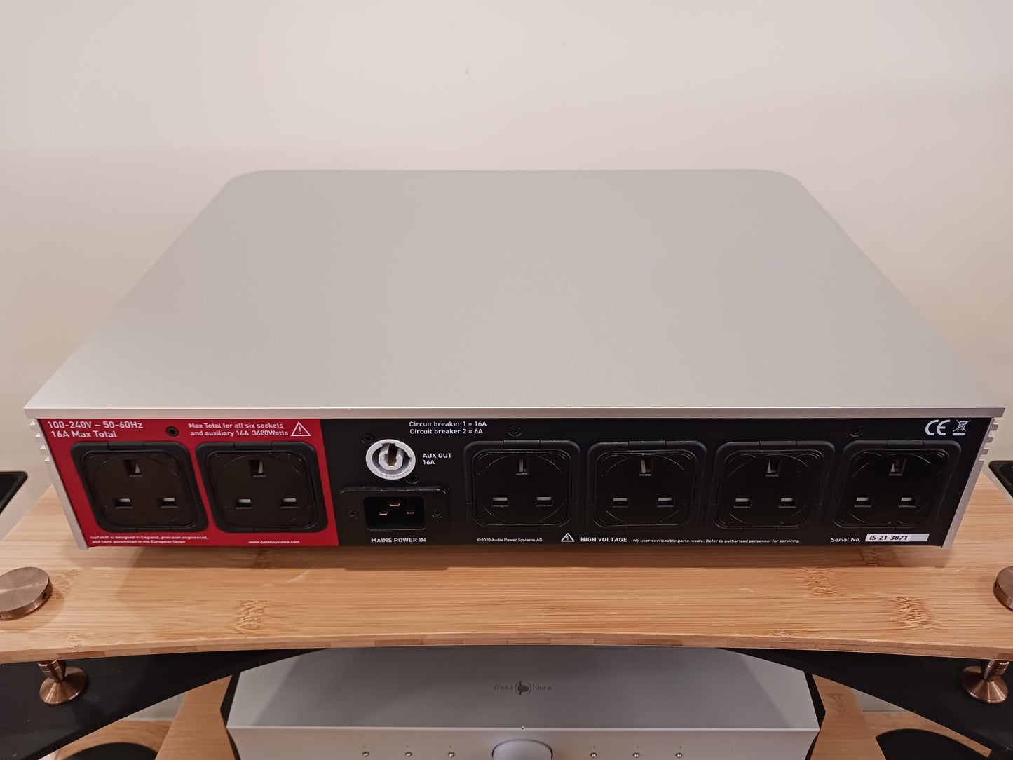 IsoTek V5 Aquarius Mains Conditioner - Ex-Demo