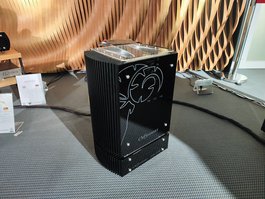 Aries Cerat Odysseas Four Chassis Mono Amp (Pair)-front