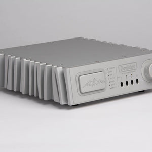 Boulder 812 DAC Preamplifier-front