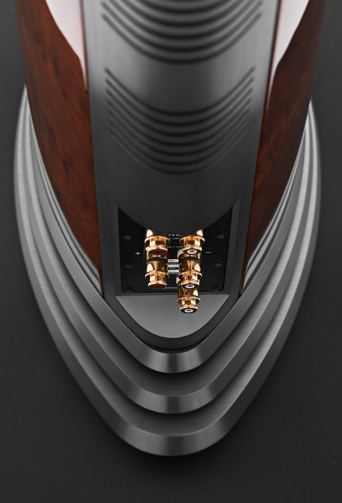 Audiovector R8 Floorstanding Speakers (Pair)