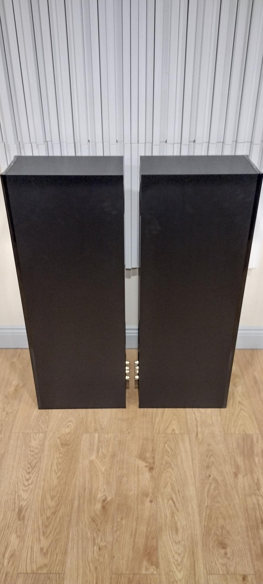 Dali Opticon 8 MK1 Floor Standing Speakers (Pair) Ex-Demo