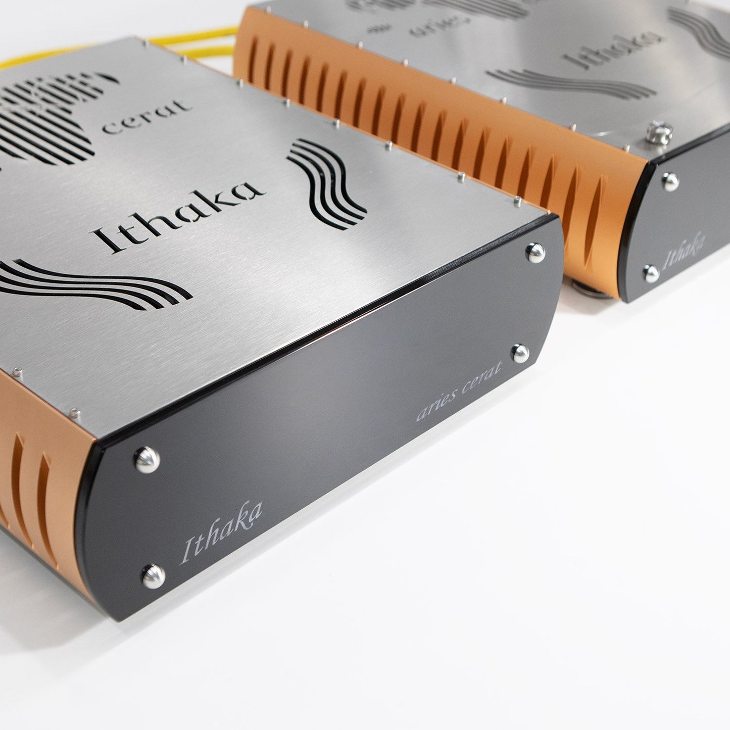 Aries Cerat Ithaka LE DAC-top