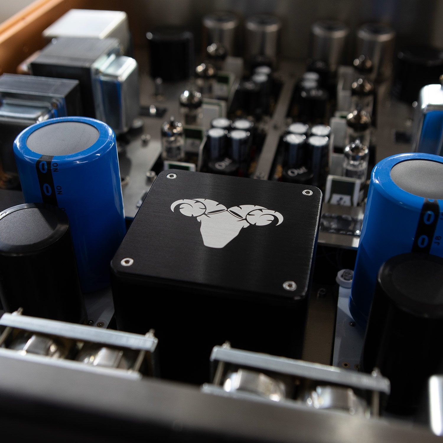 Aries Cerat Kirke LE Phono Amp-open top chassis