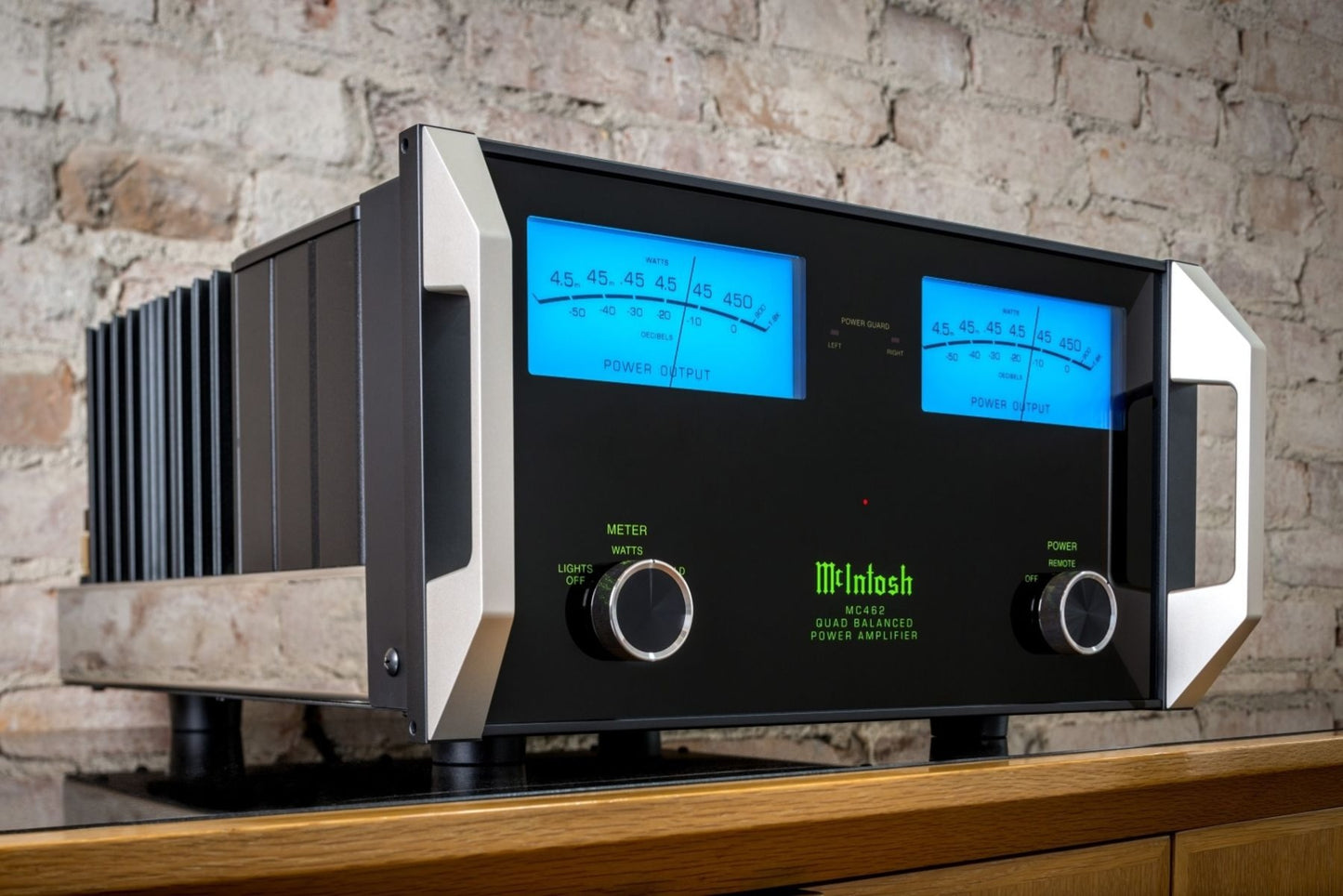 McIntosh MC462 2-Channel Power Amp Ex-Demo